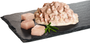 Паучове за котки - вкусен сос с истински парченца пилешко месо 85 г - Vitakraft POESIE Pouch