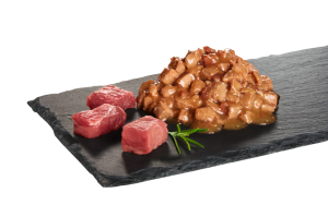 Паучове за котки - вкусен сос с истински парченца говеждо месо 85 г - Vitakraft POESIE Pouch